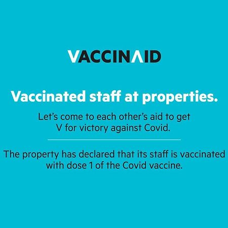 Vaccinated Staff- Oyo Townhouse 105 Khar West Station 호텔 뭄바이 외부 사진