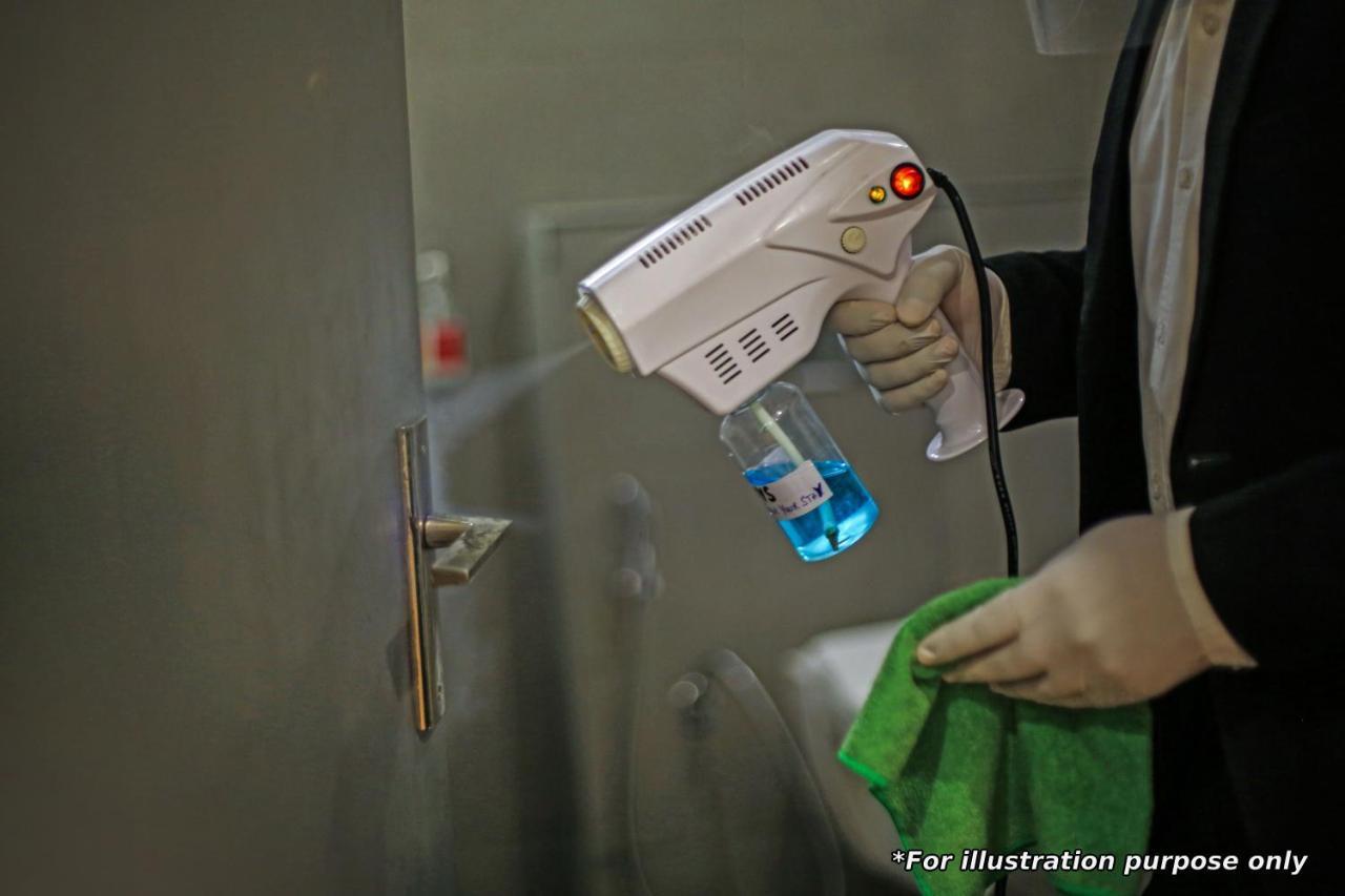 Vaccinated Staff- Oyo Townhouse 105 Khar West Station 호텔 뭄바이 외부 사진